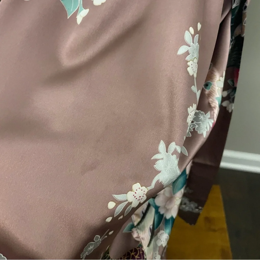 Kim and Ono Robe Kimono Charmeuse Asian Floral Silky Satin Long Pockets Pink - Picture 13 of 13